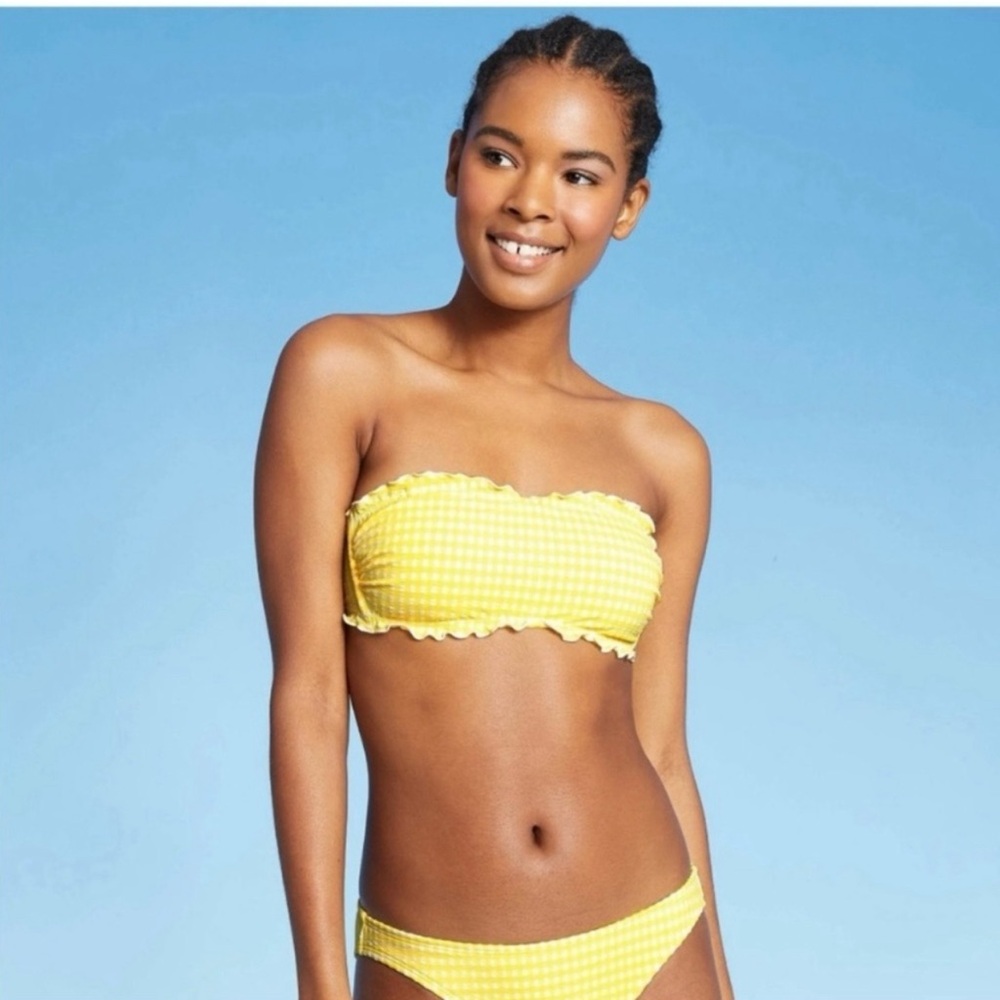 Xhilaration Yellow Gingham Bikini
NWT Top With Removable Straps Size D/DD